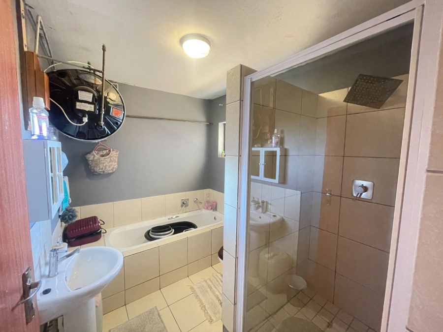 2 Bedroom Property for Sale in Generaal De Wet Free State